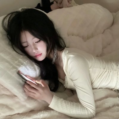 裹头巾的女人
