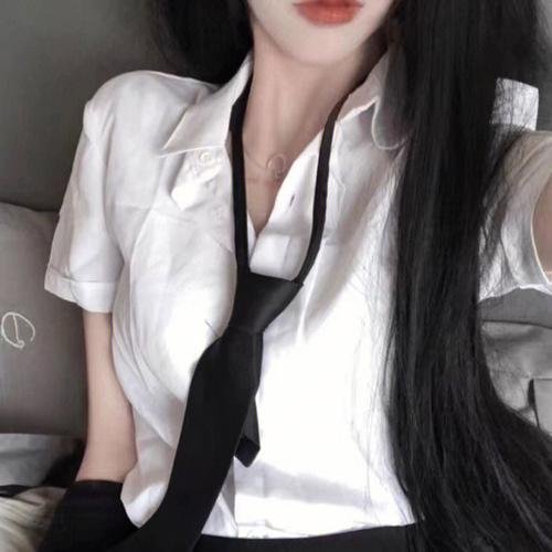 女税务官